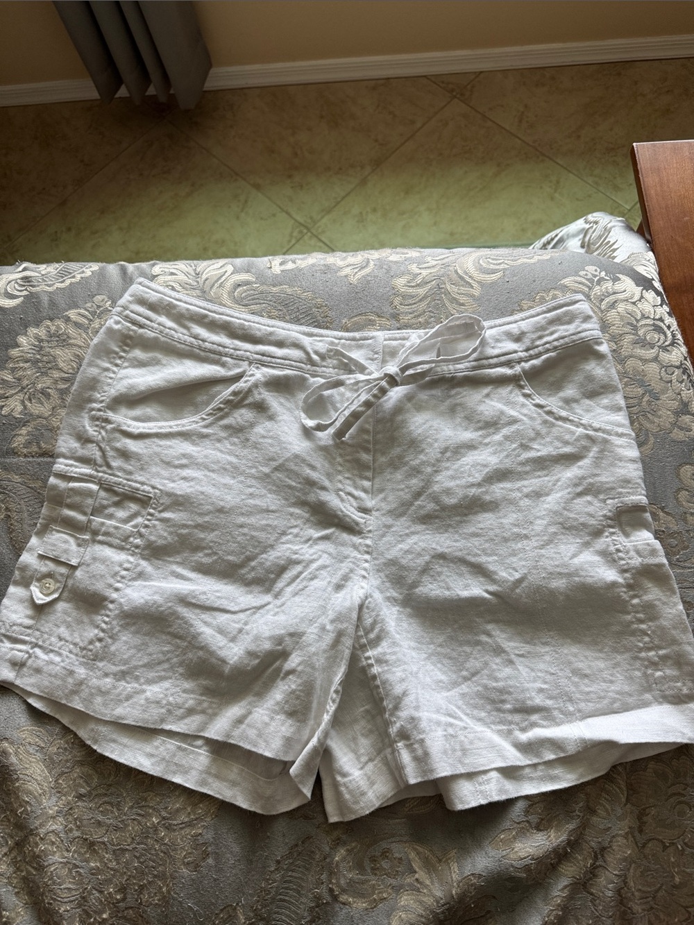 Women’s White Linen Drawstring Casual Shorts